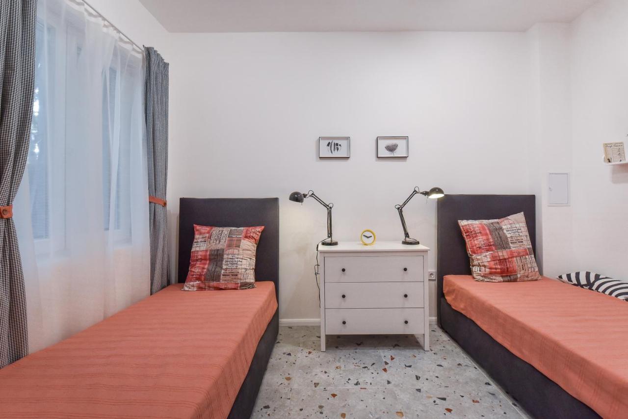 Apartament Cosy & Renovated 2Bd Flat Near Vitoshka By Flat Mаnager Sofia Zewnętrze zdjęcie
